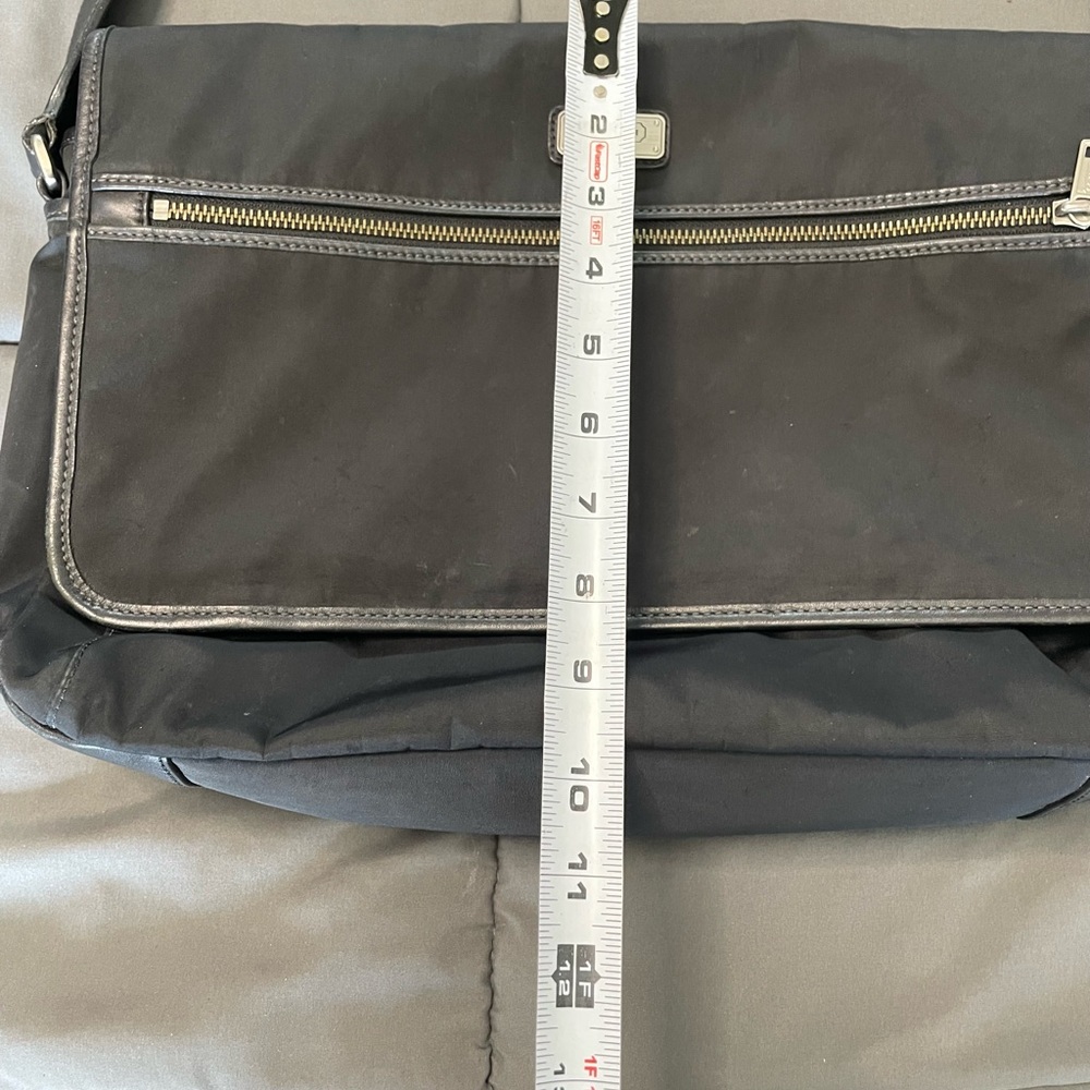 Coach Black Messenger Bag nylon with leather trim - Picture 3 of 12